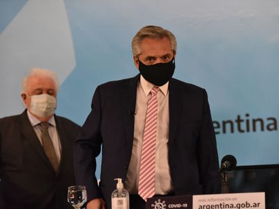 Carrió y su tornado de quejas: "Voy a denunciar a Ginés González García y al Presidente"
