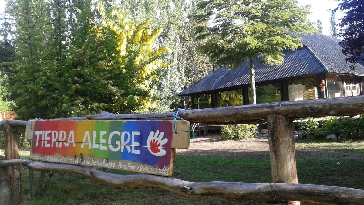 Escuela Tierra Alegre de Villa La Angostura. Fuente: (Twitter)