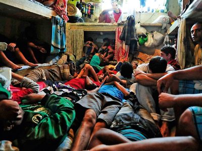 Bolsonaro vetó el uso obligatorio de tapabocas en cárceles