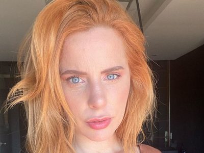 A sus 42 años, Agustina Kämpfer destila glamour con su variada colección de mallas y bikinis