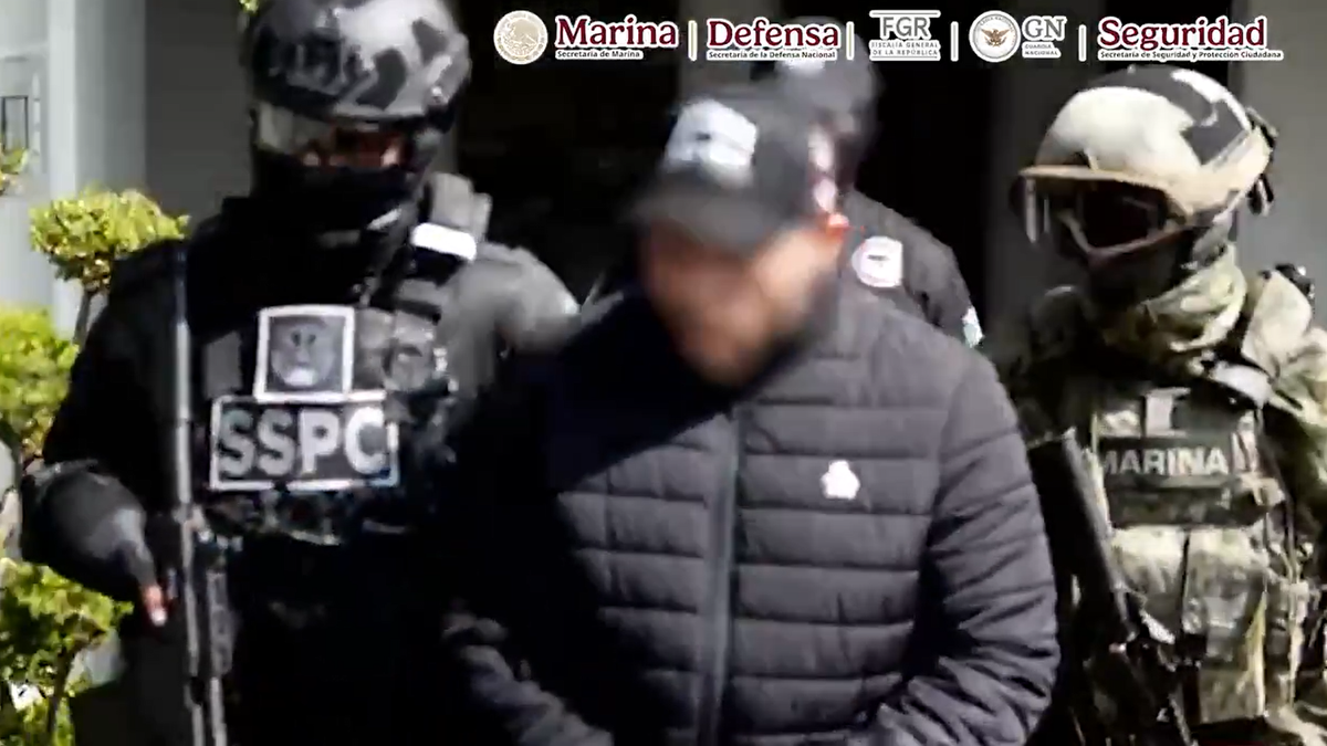 Detención de uno de los presuntos integrantes de un grupo criminal, en un cateo de cuatro cateos simultáneos
