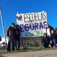 Escuela de San Martín de los Andes tiene que dar clases en el SUM por obras atrasadas