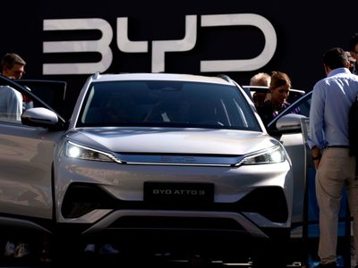 La empresa china BYD se encamina a superar a Tesla en ventas de vehículos eléctricos en 2025