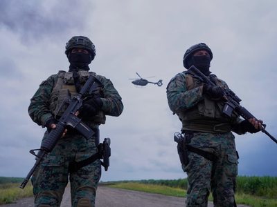 Petro revela que hay 27 cuerpos calcinados por bombardeos en la frontera con Ecuador