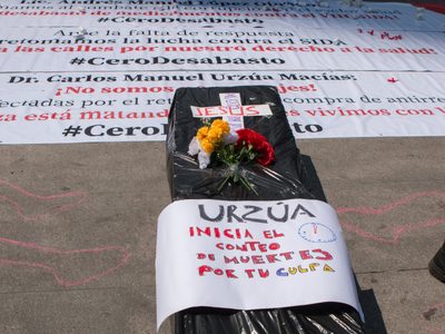 Gobierno compra antirretrovirales a empresa bajo investigación para atender crisis