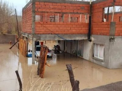 Vecinos de Vista Alegre reclaman soluciones por la inundación