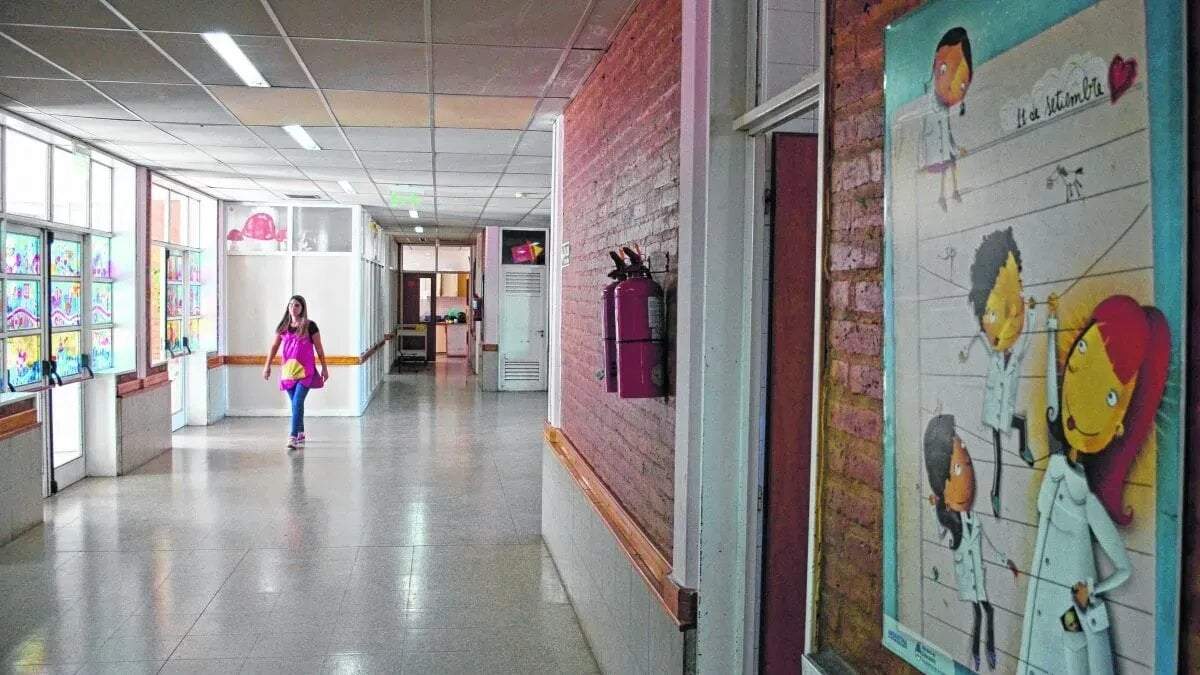 Saborido aseguró que las escuelas están en condiciones. Fuente: (Diario 7 Lagos)