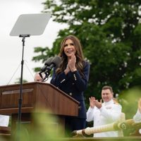 Gobierno de Trump impide a Harvard inscribir estudiantes extranjeros
