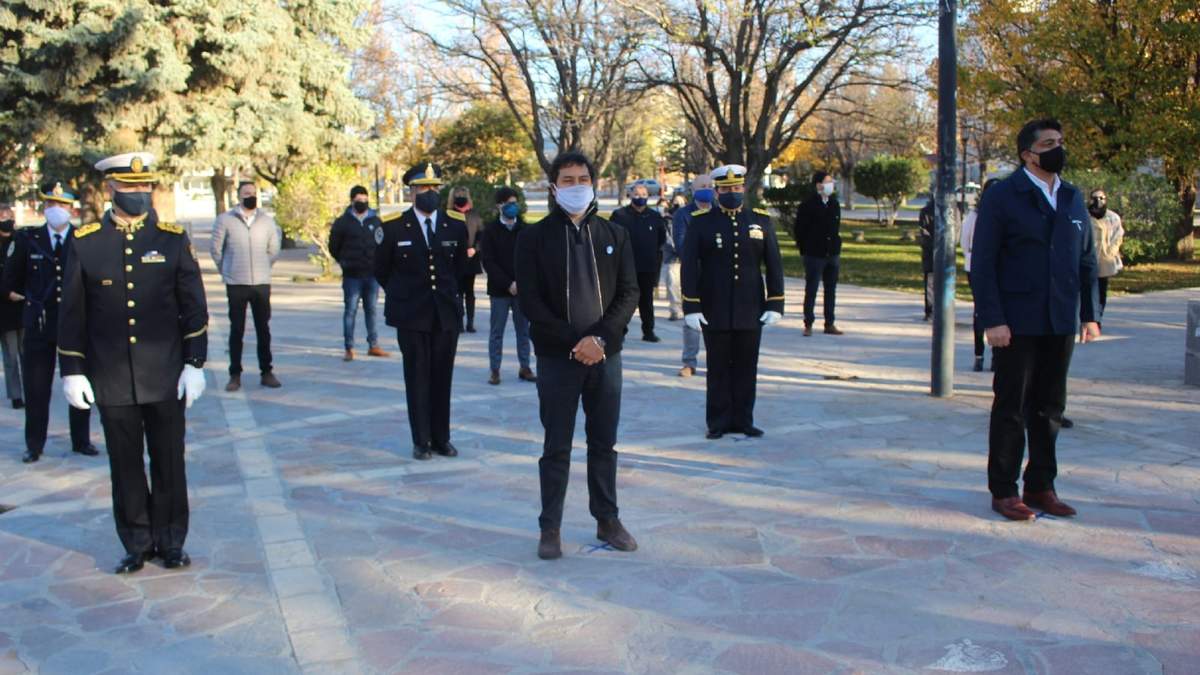 Autoridades presentes entonaron el Himno Nacional Argentino. Fuente: (Daniel Signorile).