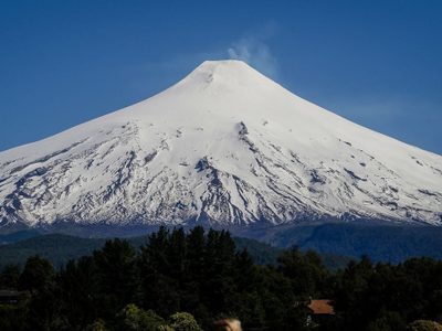 Descartan que la actividad eruptiva del volcán Villarrica pueda afectar al territorio argentino