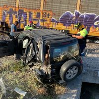Una camioneta fue embestida por el tren; hay dos niños muertos y dos heridos, en Nuevo León