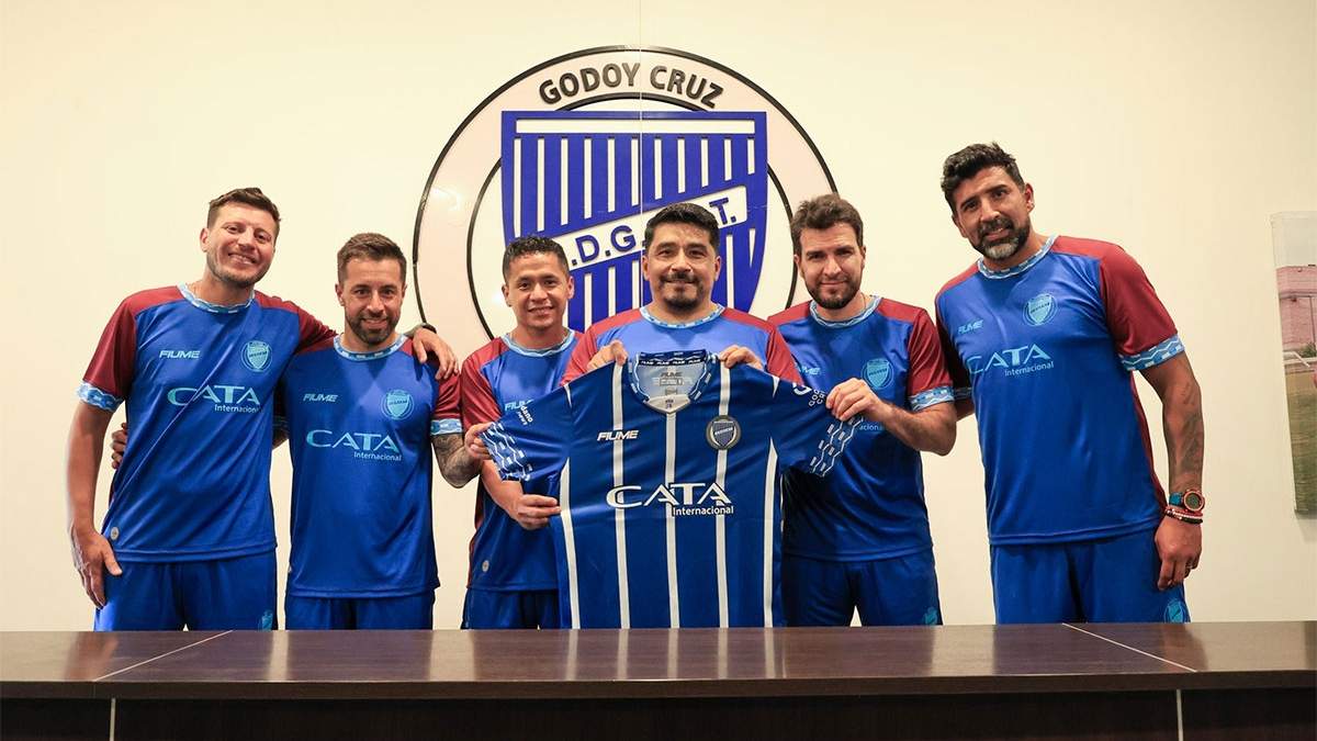 Todo el cuerpo técnico: David Fernández, Juan Calabrese, Juan Escalante, el Turco Asad, el Mago Ramírez y Osvaldo Miranda.
