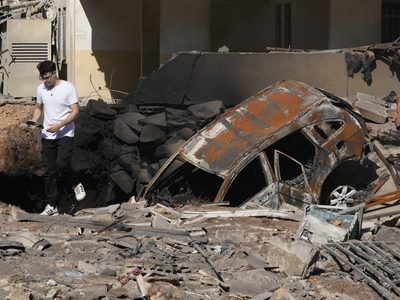 Testigos reportan primer bombardeo israelí en el centro de Beirut en casi un año de conflicto
