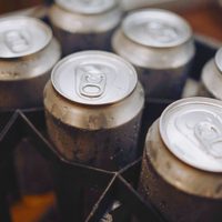 Dale una segunda vida a tus latas de cerveza vacías: convertílas en mini ollas únicas para tu casa