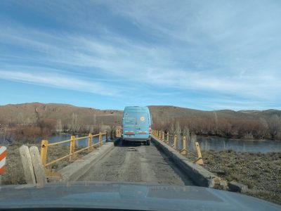 Temporada de invierno: el eterno problema de cruzar el viejo puente de La Rinconada