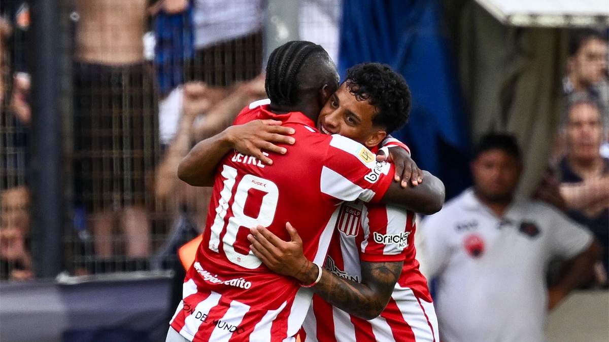 Posta clásica. Centro de Cetré, gol de Tiago Palacios. Fórmula que le da resultados a Estudiantes