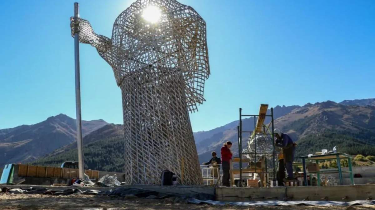 La obra tiene una altura superior a 12 metros. Fuente: (Gobierno de Neuquén)