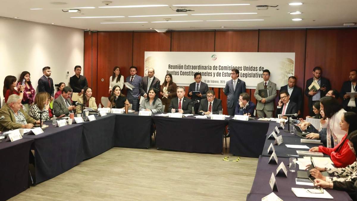 Reunión de la Comisión de Puntos Constitucionales y de Estudios Legislativos