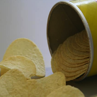 Con latas vacías de papas fritas o Pringles: creá esto tan útil para tener en tu pieza o en la oficina
