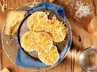 Crackers de queso sin harina: muy fáciles de hacer y perfectos para la picada, una receta que te va a encantar