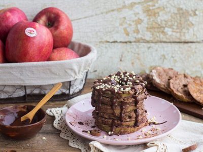 Aritos de manzana con chocolate y maní: irresistibles para tu próxima merienda y bajos en calorías