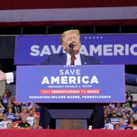 Trump califica a Biden de "enemigo del Estado"