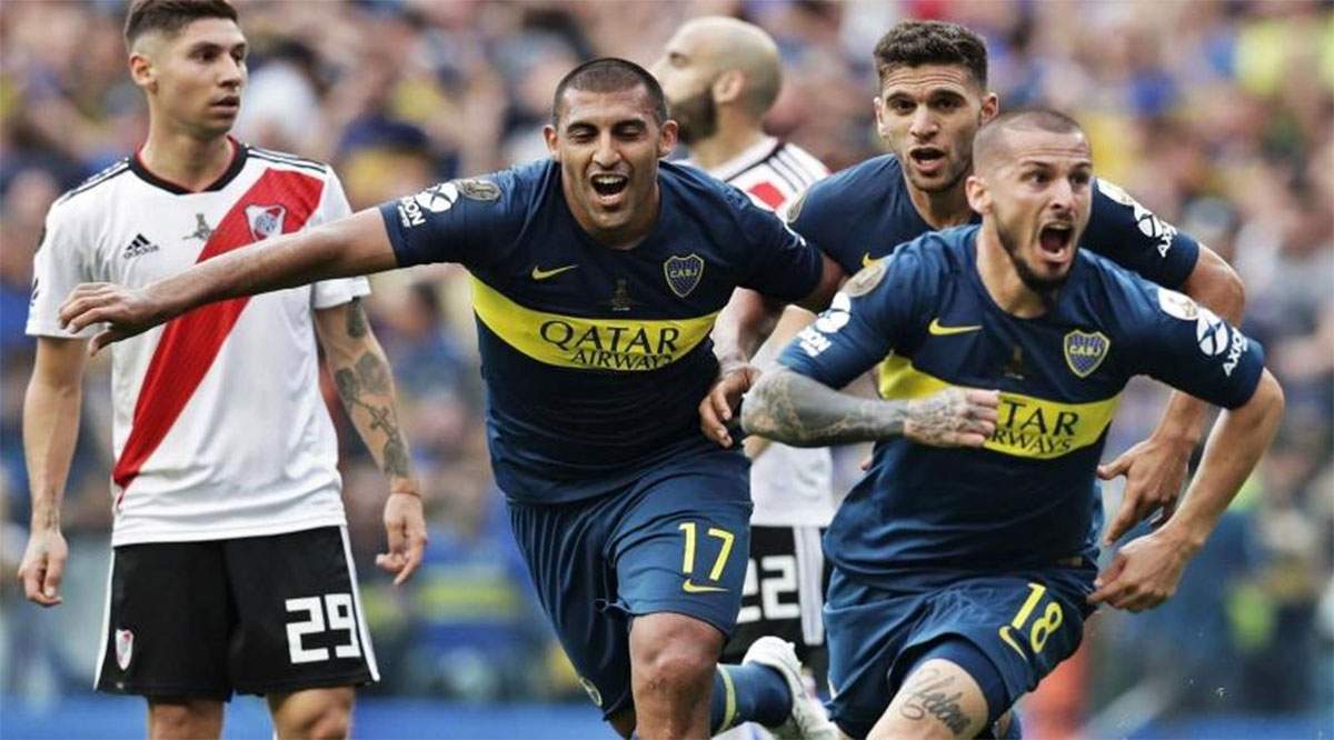Benedetto metió gol en La Bombonera y golazo en Madrid. No le alcanzó. Fue su mejor momento y después se vino a pique