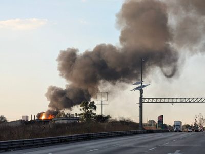Incendio en poliducto de Pemex en Tepeji del Río obliga a cerrar la autopista México-Querétaro