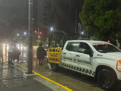 Erick toca tierra como huracán categoría 3 en Pinotepa Nacional, Oaxaca (Videos)