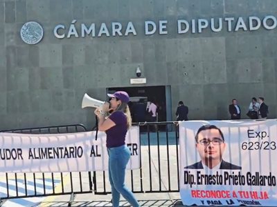 En las puertas de la Cámara de Diputados, acusan a legislador morenista de ser deudor alimentario