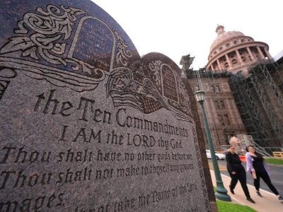 Una ley de Texas exigirá que los Diez Mandamientos se publiquen en todas las escuelas públicas