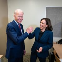 Quién es Kamala Harris, la compañera de fórmula del rival de Trump