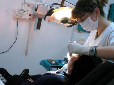 Odontólogos reclamaron en la legislatura de Neuquén por la falta de pago del ítem de arraigo