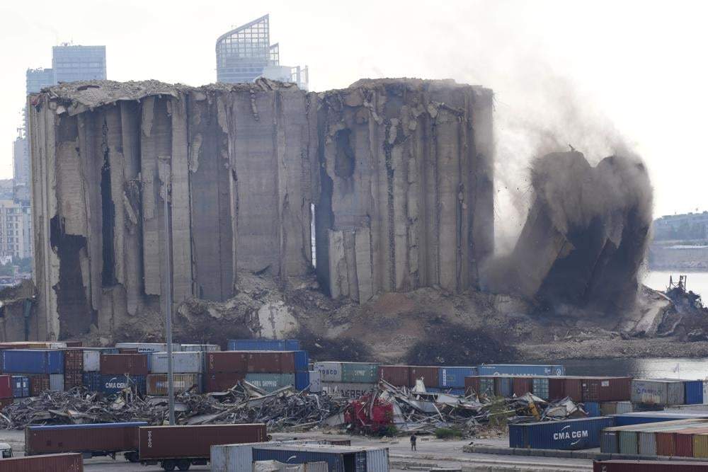 Derrumbe en estructura dañada por explosión