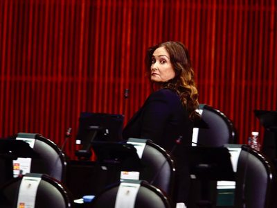 Patricia Armendáriz califica de burdo escrito la respuesta al Parlamento Europeo y luego se retracta