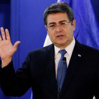 Honduras: el presidente informó que tiene coronavirus, y la oposición desconfía
