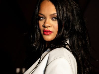¡Al rojo vivo! Rihanna presumió todo lo bueno que tiene como nunca antes ¿Se quitó TODO? Mirá