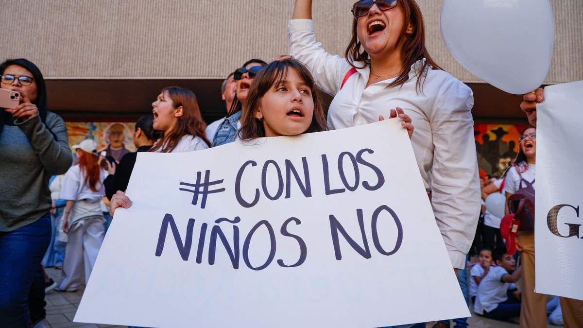 Protesta en Culiacán por niños muertos en balacera