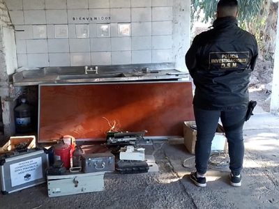 Robaron en la Cooperativa Telefónica de Centenario y encontraron parte del botín en una vivienda