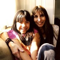 Betsy Pecanins, "Ave Phoenix" en vivo