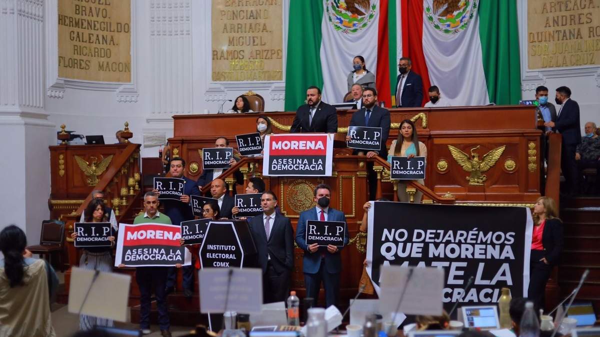 Congreso de la Ciudad de México. Polémica aprobación