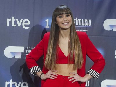 "Encontré la estabilidad que no tenía": Aitana se confiesa y deslumbra en "Mujerhoy"