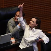Lilly Téllez insulta a Citlalli Hernández por leer "El Rey del Cash"; la tunden hasta sus aliados