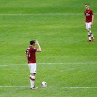 Zlatan marcó, pero se fue fastidioso en la dura derrota del Milan