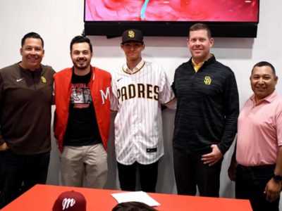 Por pollero, pitcher mexicano pierde su contrato con los Padres de San Diego