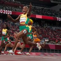 Jamaica acapara el podio en los 100 metros planos femenil