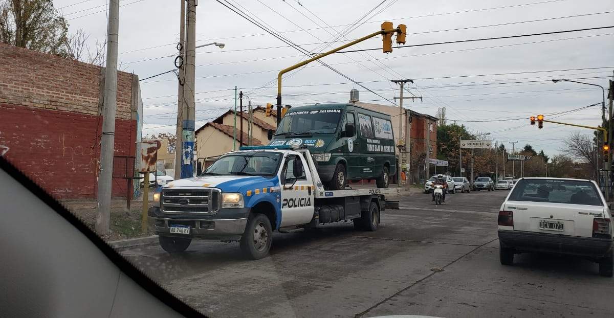 La camioneta ya está en mano de la Justicia. Fuente: (Twitter)