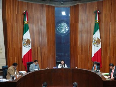Tribunal Electoral denunciará ante la FGR a juez que le ordenó acatar suspensión