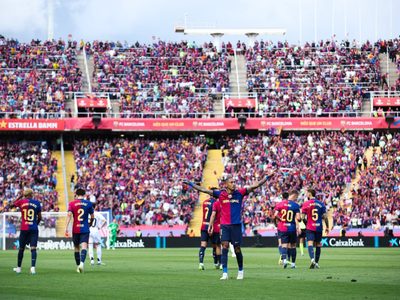 El Barcelona remonta y vence 4-3 al Real Madrid para acercarse al título de LaLiga