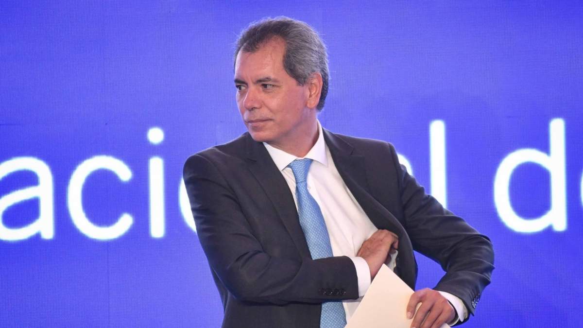Edgar Amador Zamora, secretario de Hacienda